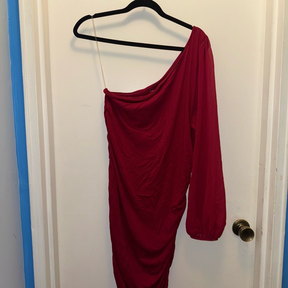 Elegant Red One-Shoulder Dress